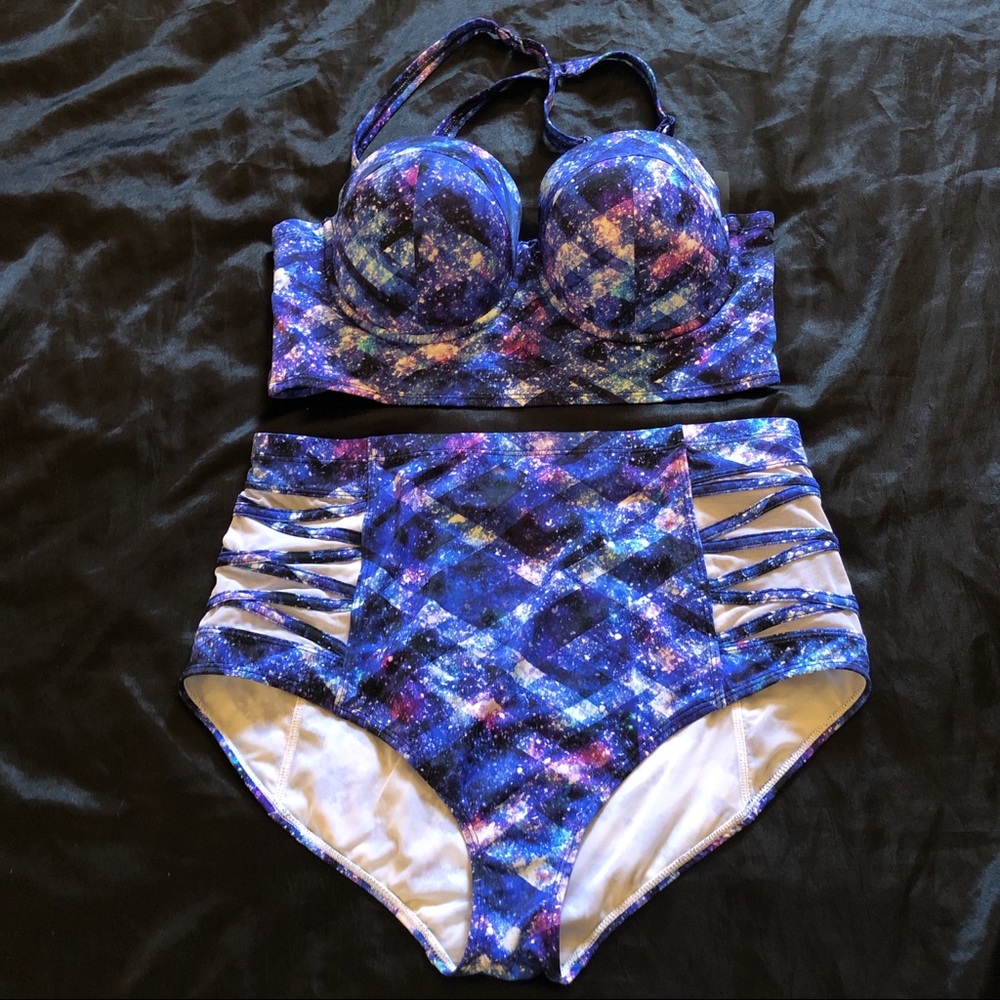 Torrid Space Geo 2 piece swim set Top sz1 bottom 0